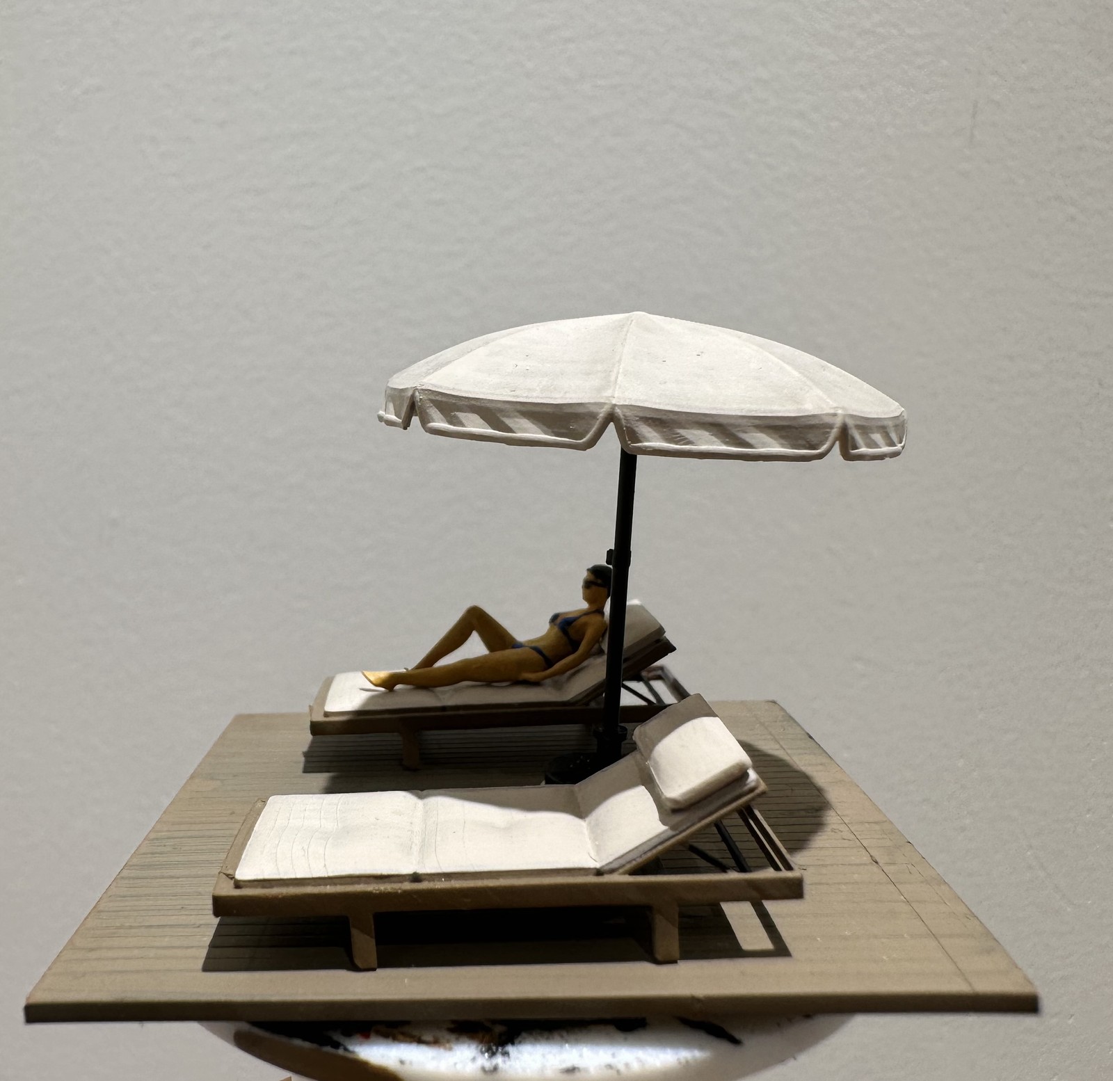 Diorama 1/64 Sun Bathing Micro - đánh giá và giá Tools Workshop Kids
